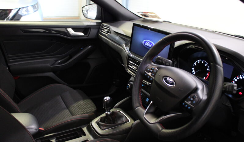 
								2023 Ford Focus ST-Line 4DR 1.0 Petrol Manual full									