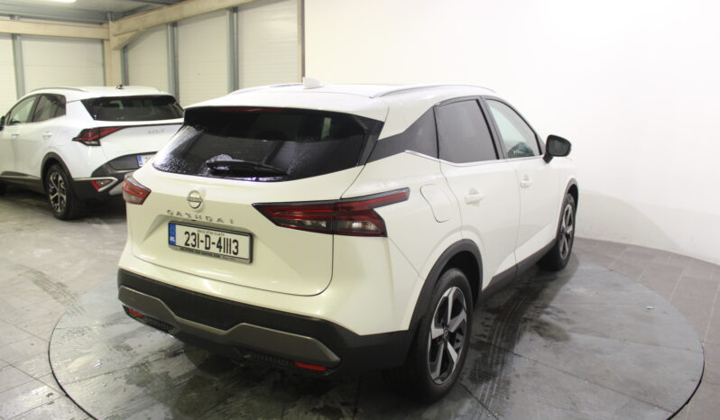 
								2023 Nissan Qashqai SV Premium 1.3 MHEV full									