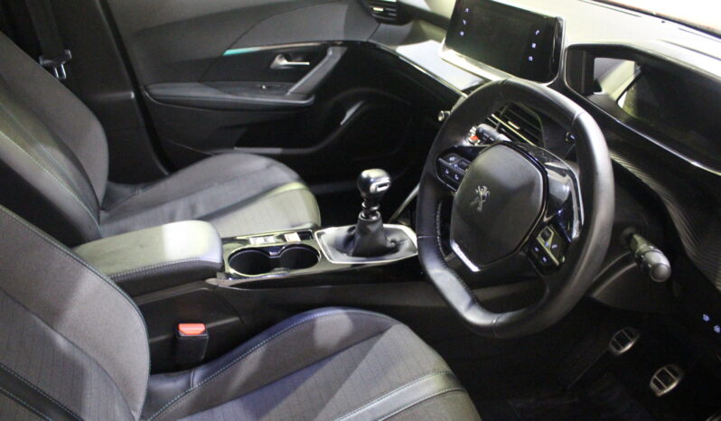 
								2023 PEUGEOT 2008 ALLURE 1.2 PETROL/MANUAL full									