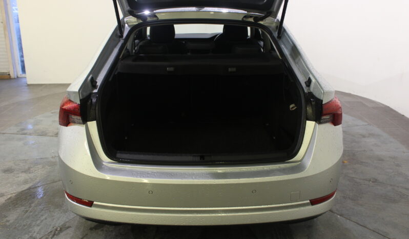 
								SKODA OCTAVIA AMBITION 1.0TSI MHEV AUTOMATIC full									