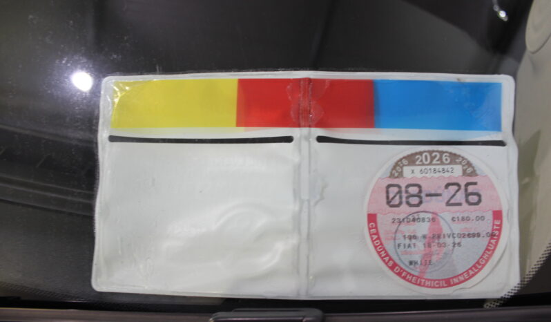 
								Fiat 500 DOLCE VITA full									