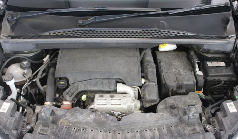 
								Opel Crossland full									