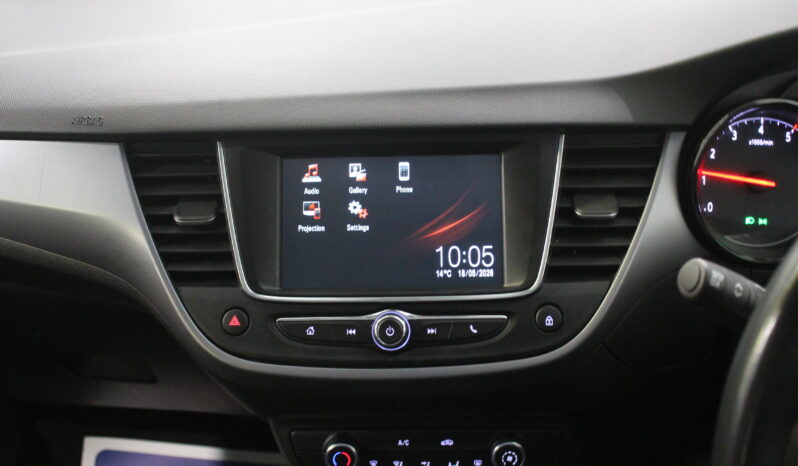 
								Opel Crossland full									