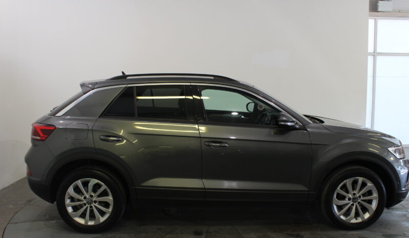 
								Volswagen T-Roc Edition 1.0 TSI full									