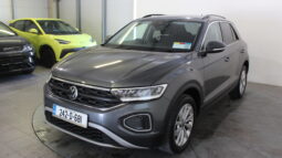 
										Volswagen T-Roc Edition 1.0 TSI full									