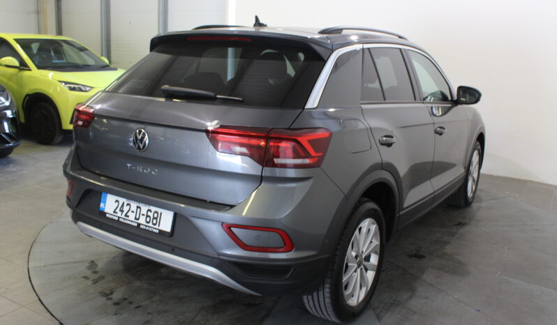 
								Volswagen T-Roc Edition 1.0 TSI full									