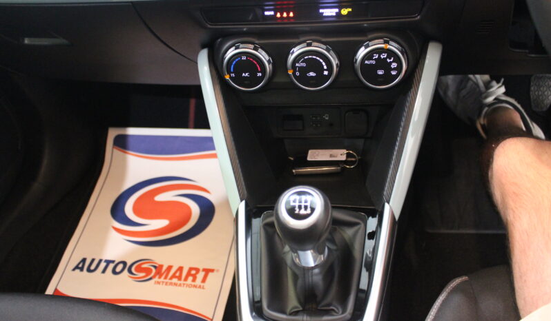 
								Mazda 2 full									