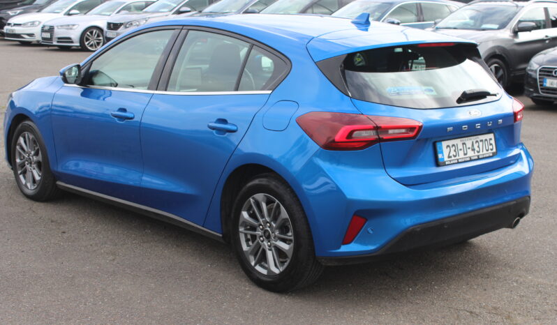 
								Ford Focus Titanium full									
