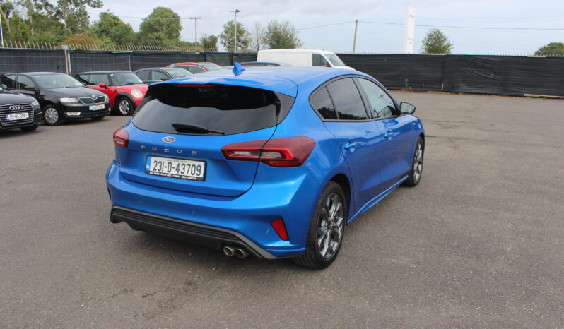 
								Ford Focus ST-Line full									