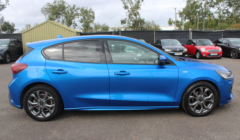 
								Ford Focus ST-Line full									