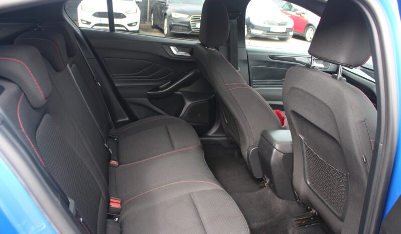 
								Ford Focus ST-Line full									
