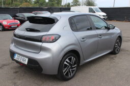 
										Peugeot 208 full									