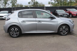 
										Peugeot 208 full									