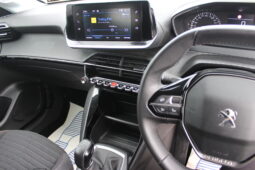 
										Peugeot 208 full									