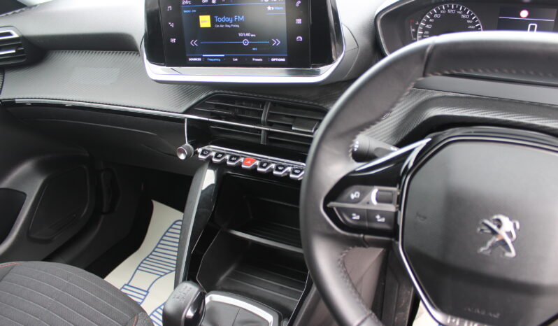 
								Peugeot 208 full									
