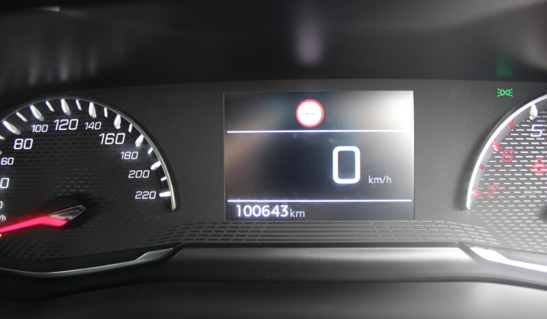 
								Peugeot 208 full									
