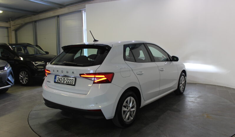 
								Skoda Fabia full									