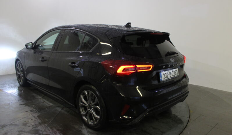 
								Ford Focus ST-Line full									