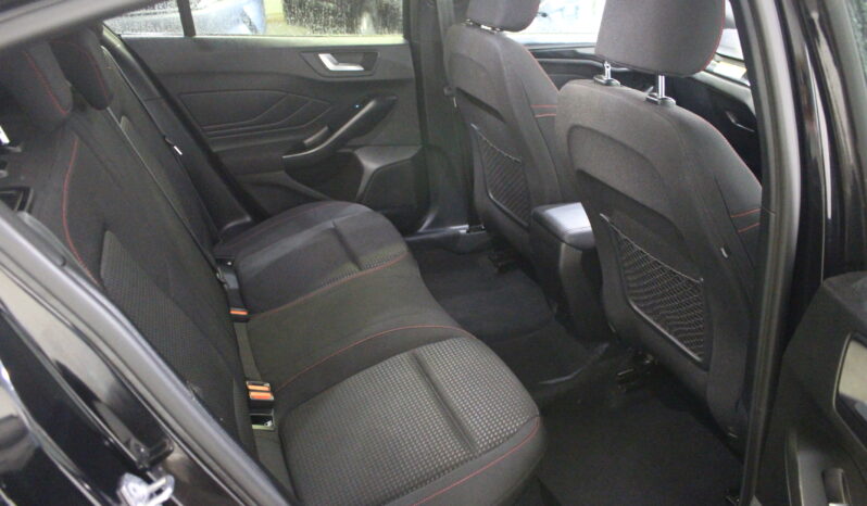 
								Ford Focus ST-Line full									