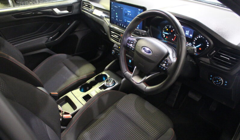 
								Ford Focus ST-Line full									