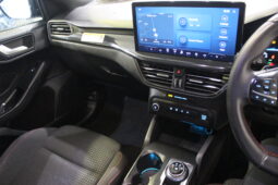 
										Ford Focus ST-Line full									