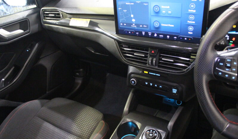 
								Ford Focus ST-Line full									