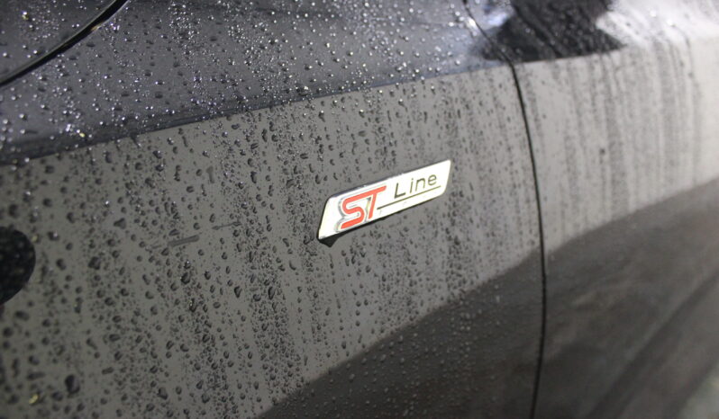 
								Ford Focus ST-Line full									