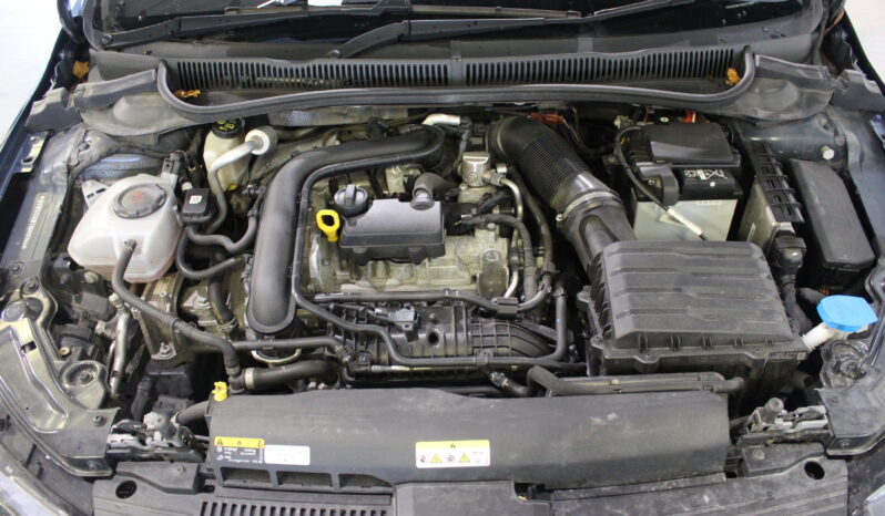 
								Volkswagen Polo Life full									