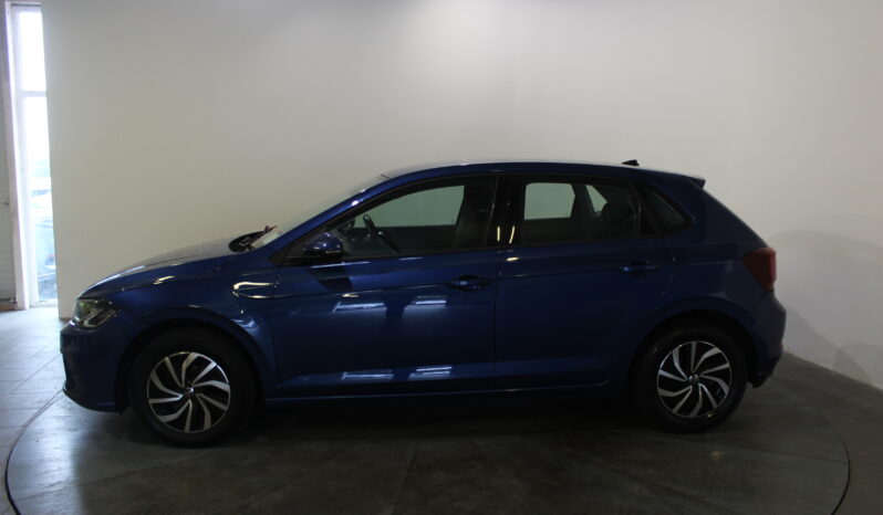 
								Volkswagen Polo Life full									