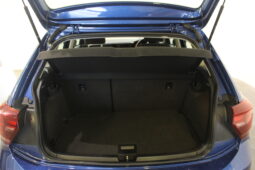 
										Volkswagen Polo Life full									