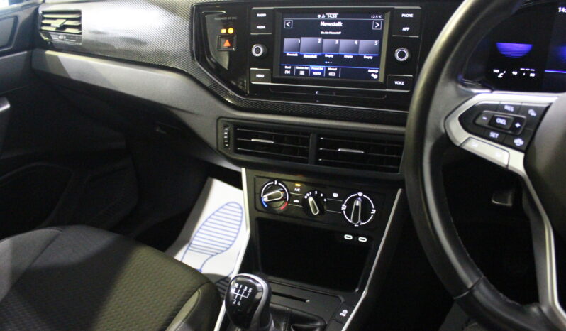 
								Volkswagen Polo Life full									