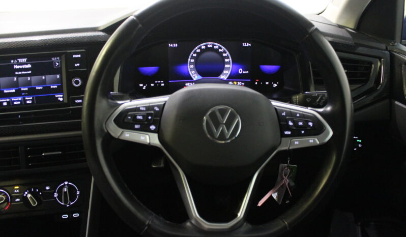 
								Volkswagen Polo Life full									