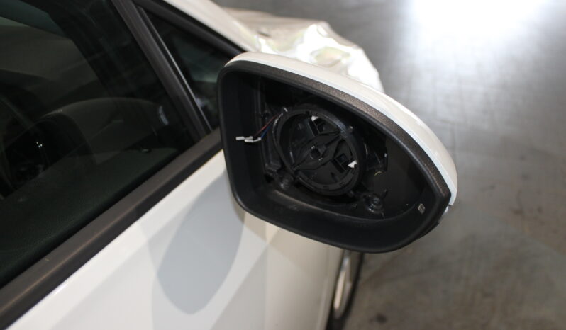 
								Volkswagen Golf Life full									