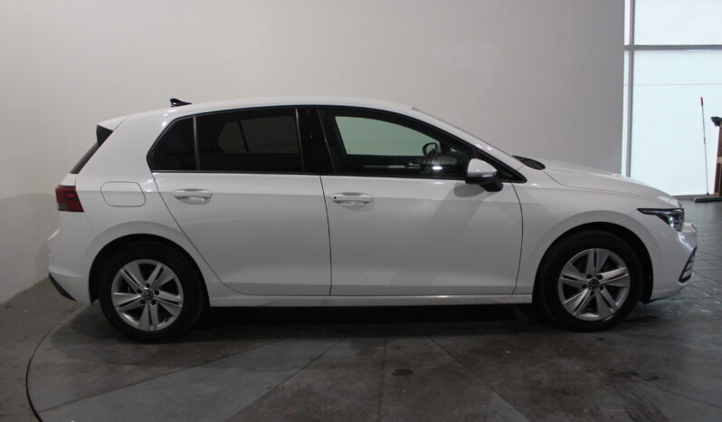 
								Volkswagen Golf Life full									
