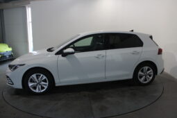
										Volkswagen Golf Life full									