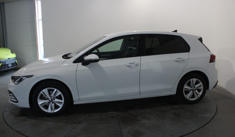
								Volkswagen Golf Life full									