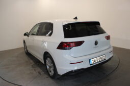
										Volkswagen Golf Life full									