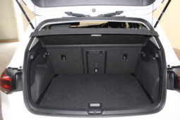 
										Volkswagen Golf Life full									