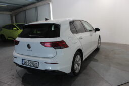 
										Volkswagen Golf Life full									