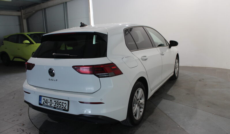 
								Volkswagen Golf Life full									