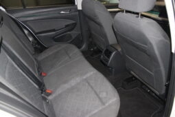 
										Volkswagen Golf Life full									