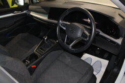 
										Volkswagen Golf Life full									