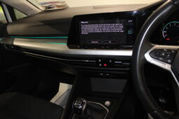 
										Volkswagen Golf Life full									