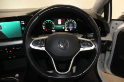 
										Volkswagen Golf Life full									